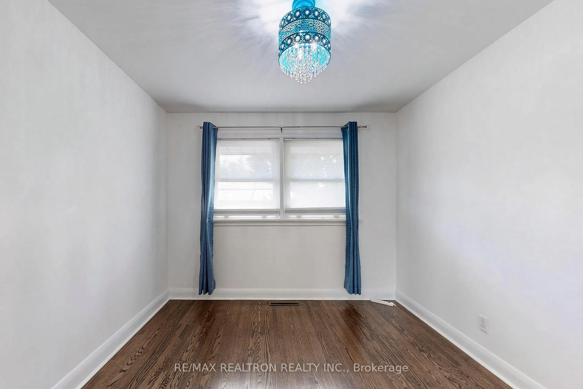 Photo 26 of 27 Naylon Street, Vaughan, Maple — HOMEH