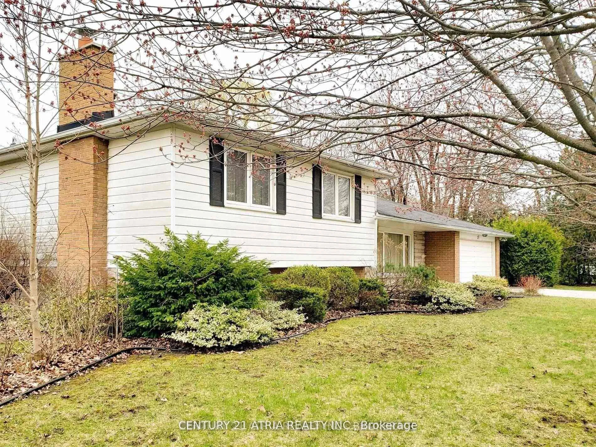 Front of 27 Fonthill Boulevard