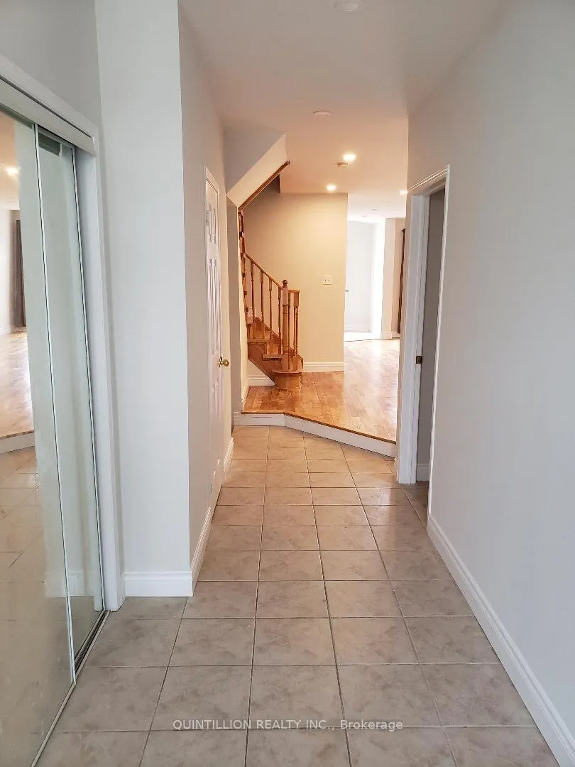 Photo 2 of 66 Briarhall Crescent, Markham, Berczy — HOMEH