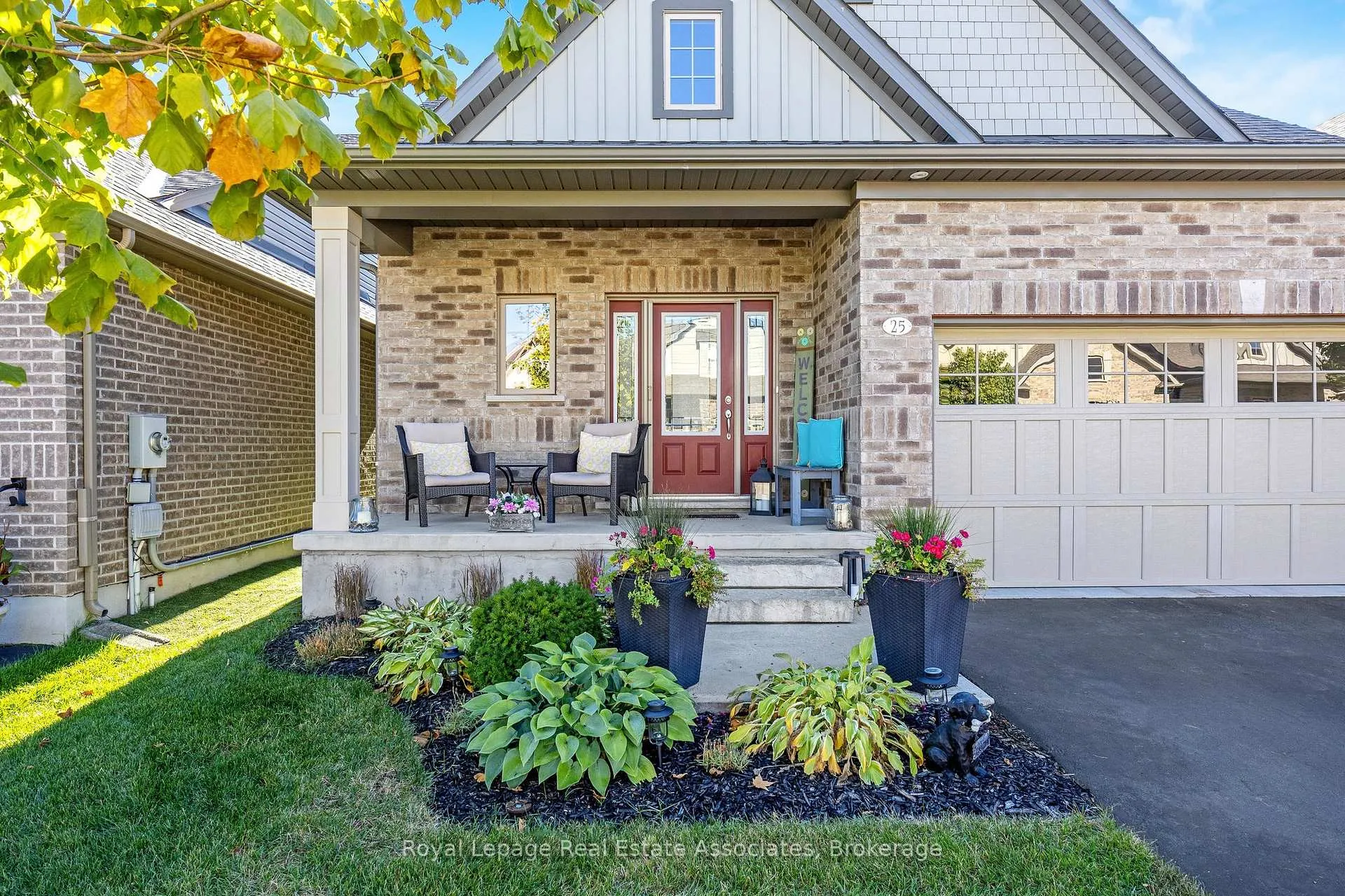 Photo 2 of 25 Chestnut Drive, Guelph/Eramosa, Rockwood — HOMEH