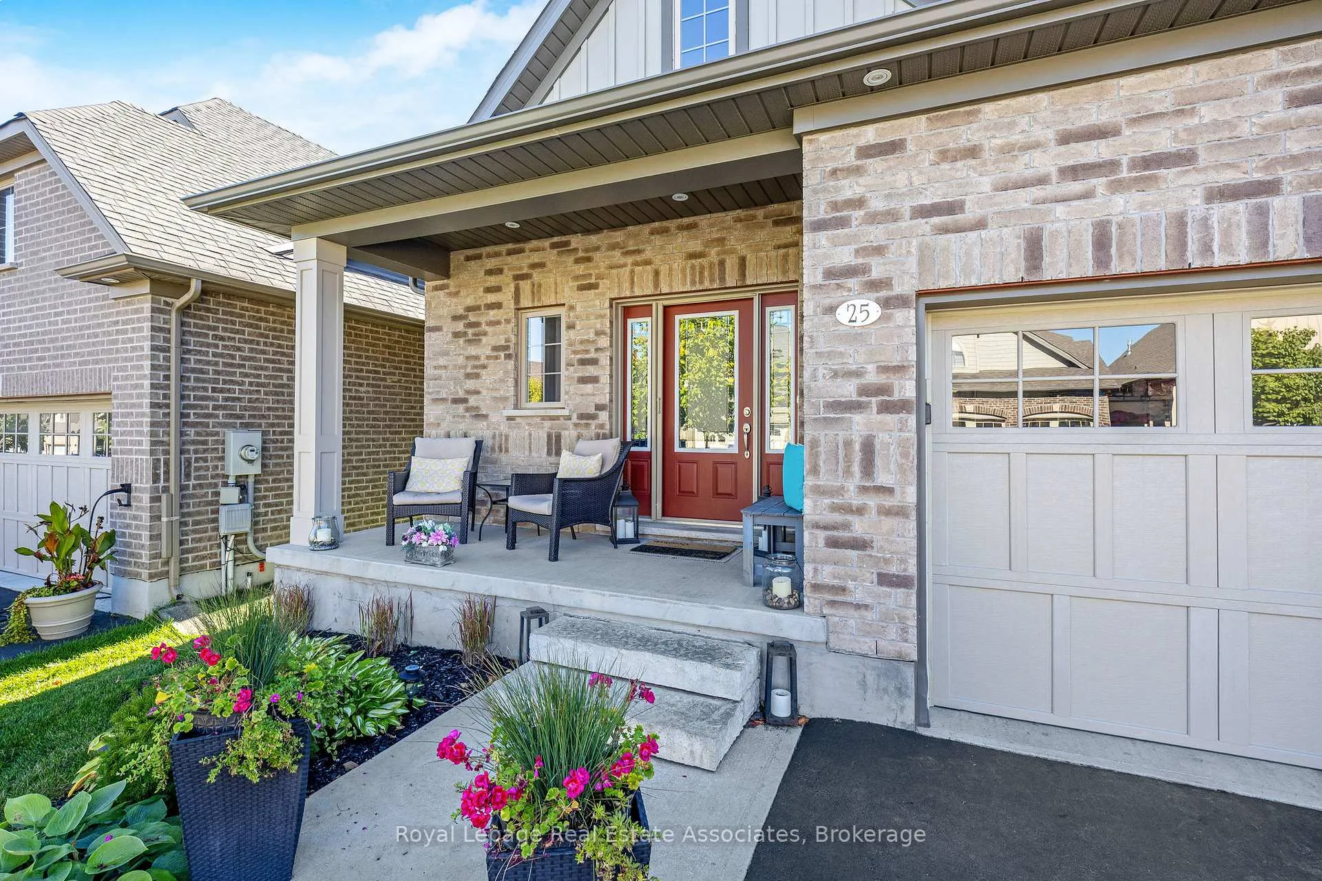 Photo 3 of 25 Chestnut Drive, Guelph/Eramosa, Rockwood — HOMEH