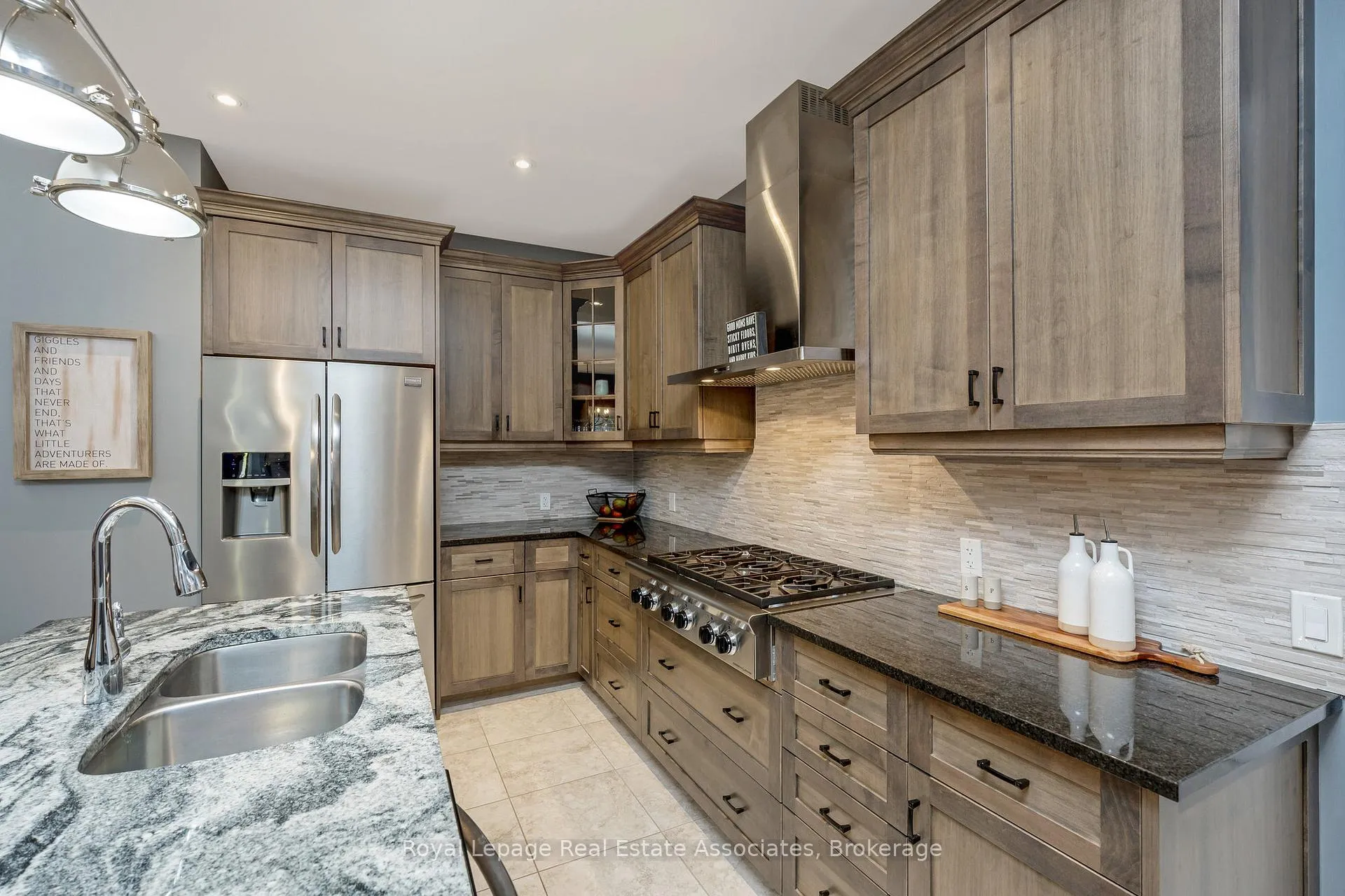 Photo 13 of 25 Chestnut Drive, Guelph/Eramosa, Rockwood — HOMEH