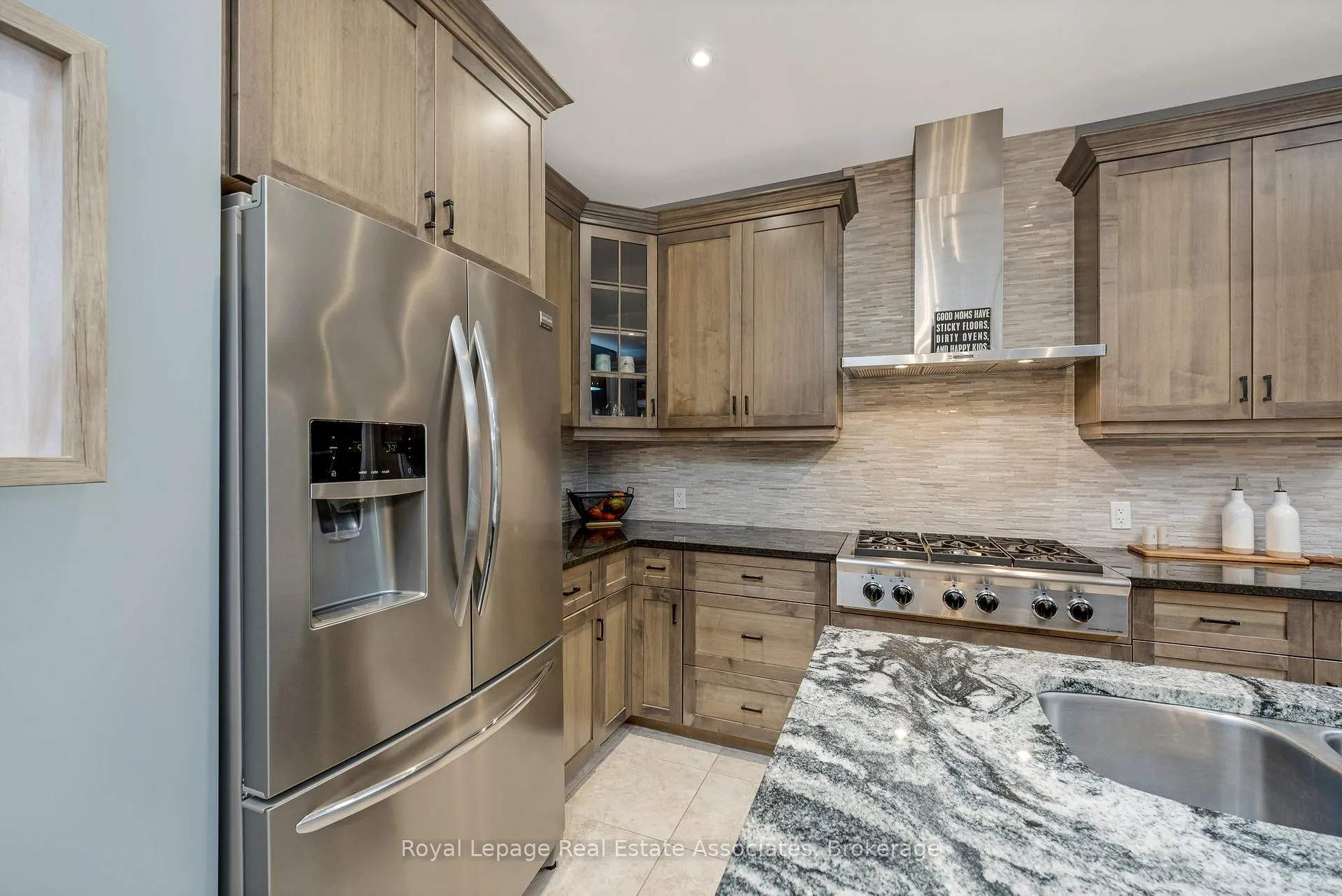 Photo 15 of 25 Chestnut Drive, Guelph/Eramosa, Rockwood — HOMEH