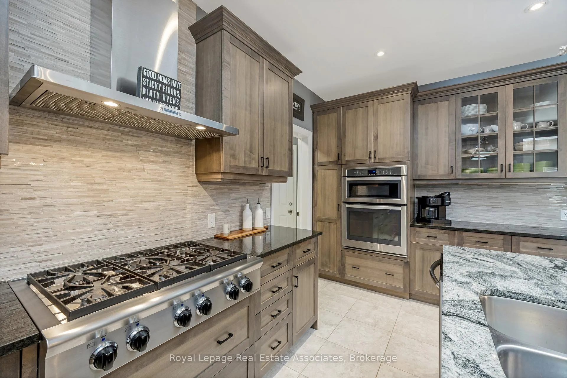 Photo 16 of 25 Chestnut Drive, Guelph/Eramosa, Rockwood — HOMEH
