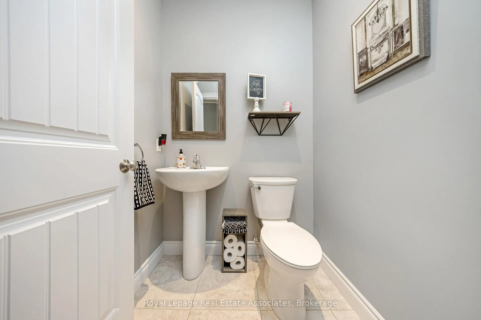 Photo 18 of 25 Chestnut Drive, Guelph/Eramosa, Rockwood — HOMEH