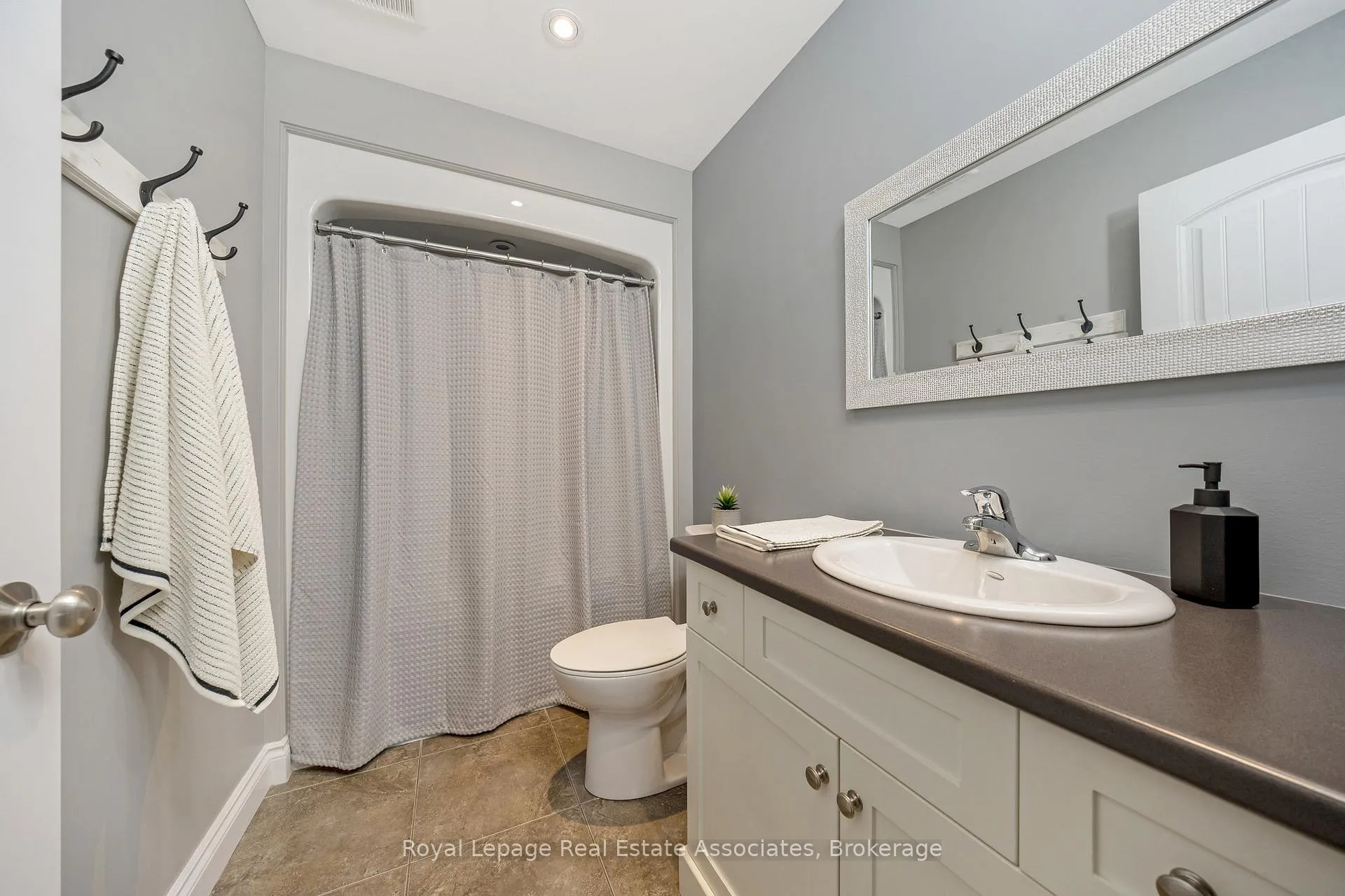 Photo 28 of 25 Chestnut Drive, Guelph/Eramosa, Rockwood — HOMEH