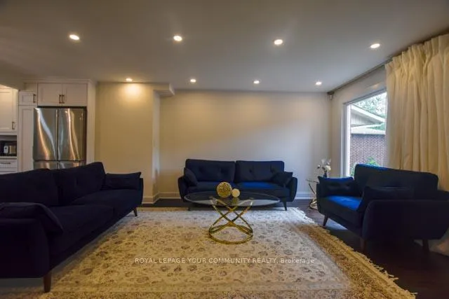 Photo 5 of 62 Joseph Aaron Boulevard, Vaughan, Brownridge — HOMEH