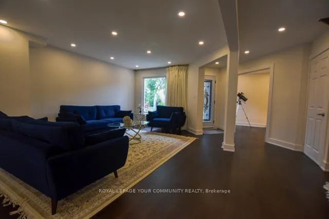 Photo 6 of 62 Joseph Aaron Boulevard, Vaughan, Brownridge — HOMEH
