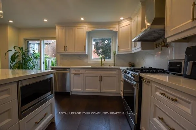 Photo 12 of 62 Joseph Aaron Boulevard, Vaughan, Brownridge — HOMEH