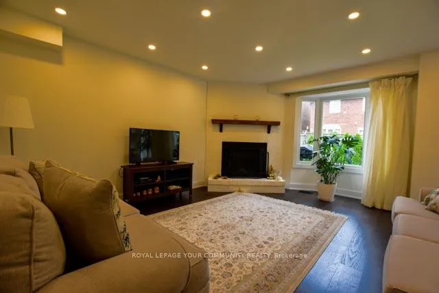 Photo 13 of 62 Joseph Aaron Boulevard, Vaughan, Brownridge — HOMEH