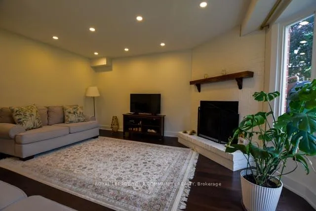 Photo 14 of 62 Joseph Aaron Boulevard, Vaughan, Brownridge — HOMEH