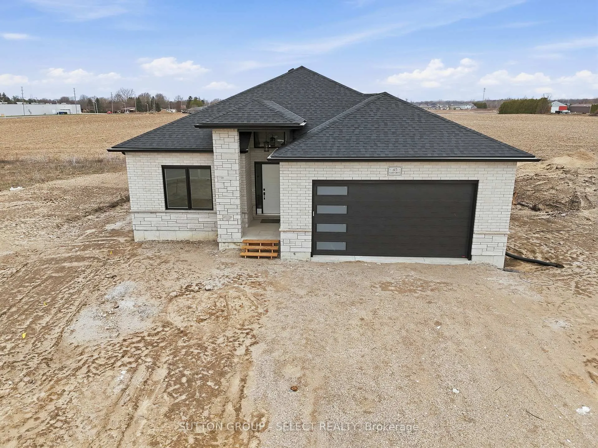 Photo 1 of 45 Hardy Drive, Strathroy-Caradoc, SE — HOMEH