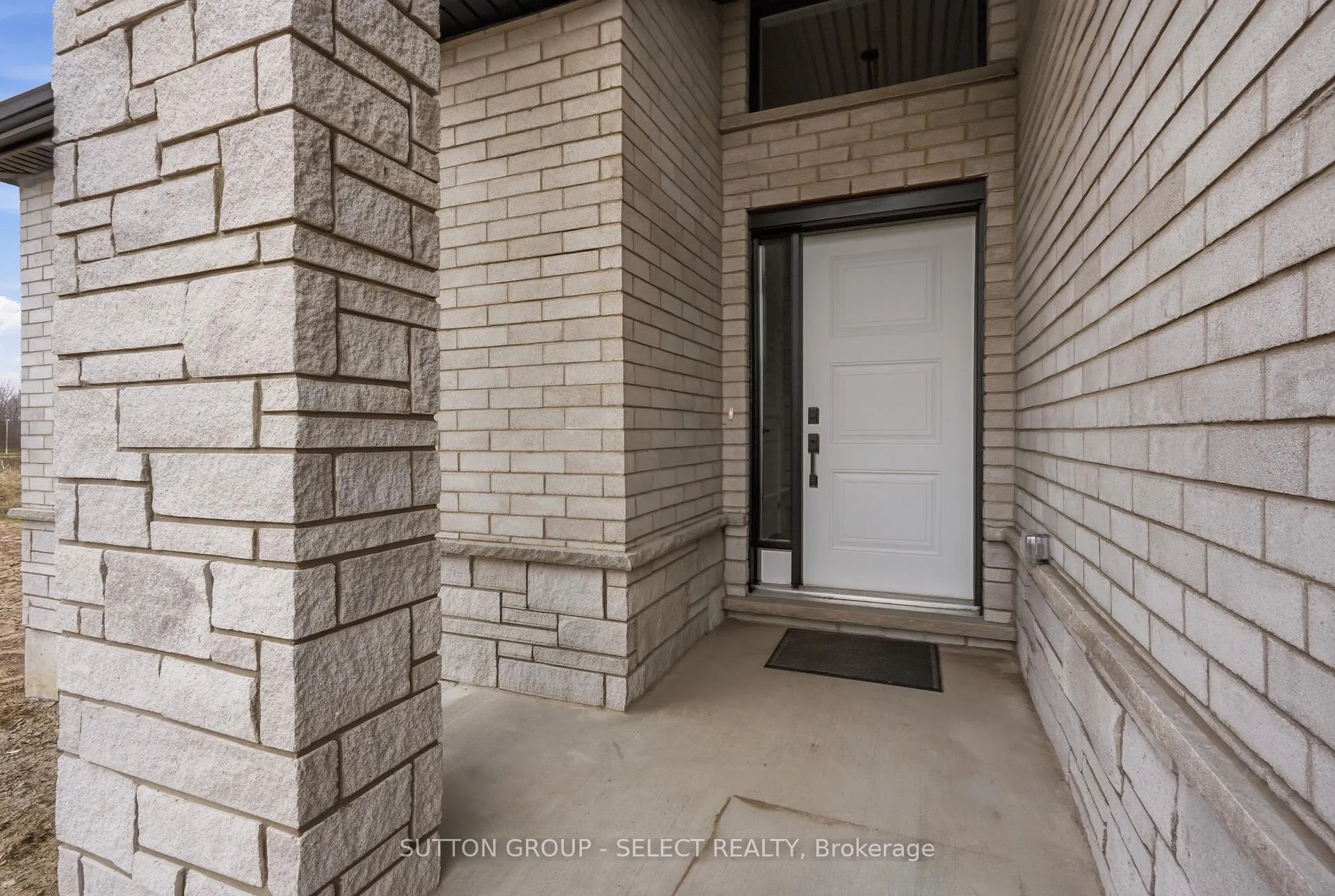 Photo 5 of 45 Hardy Drive, Strathroy-Caradoc, SE — HOMEH