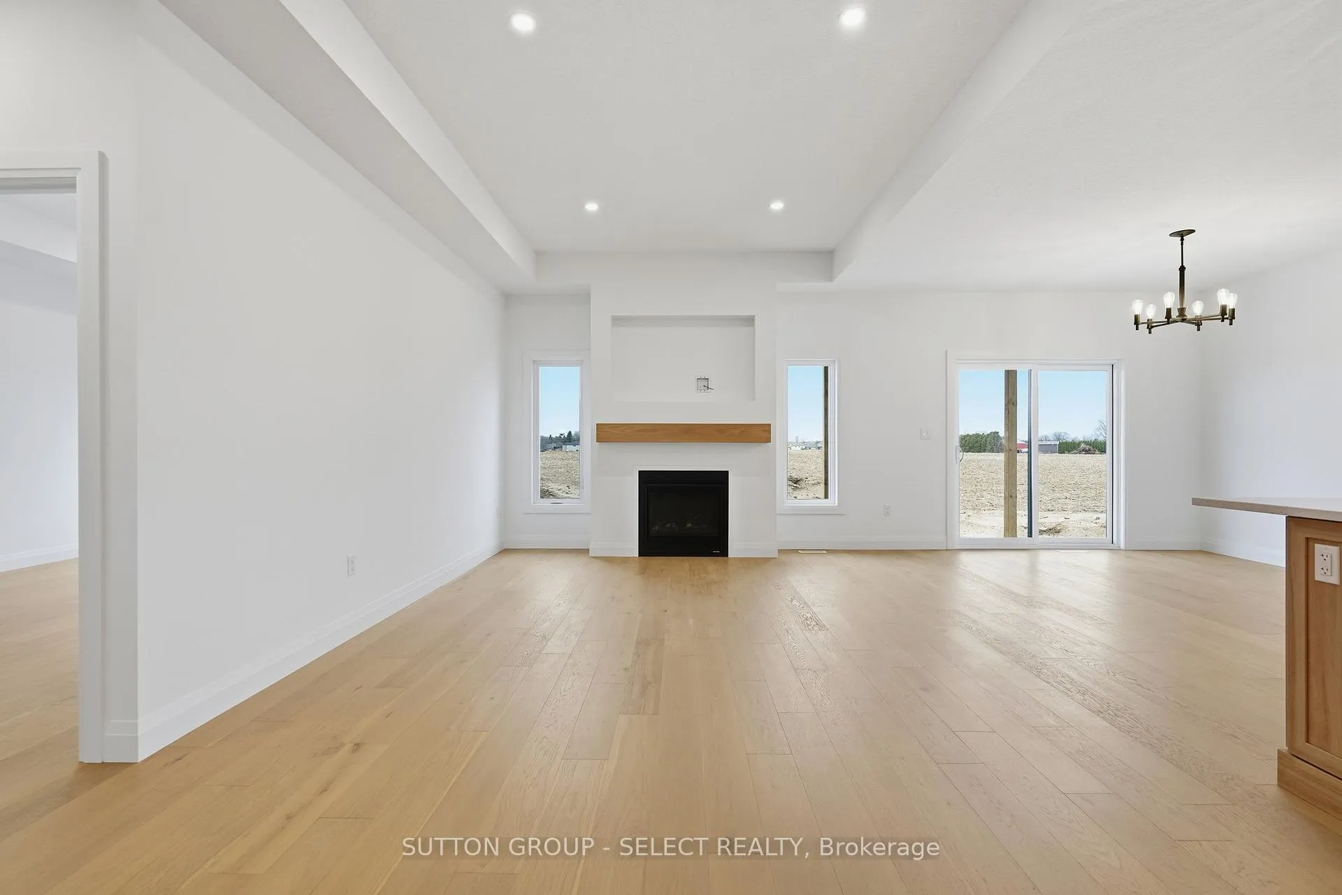 Photo 9 of 45 Hardy Drive, Strathroy-Caradoc, SE — HOMEH