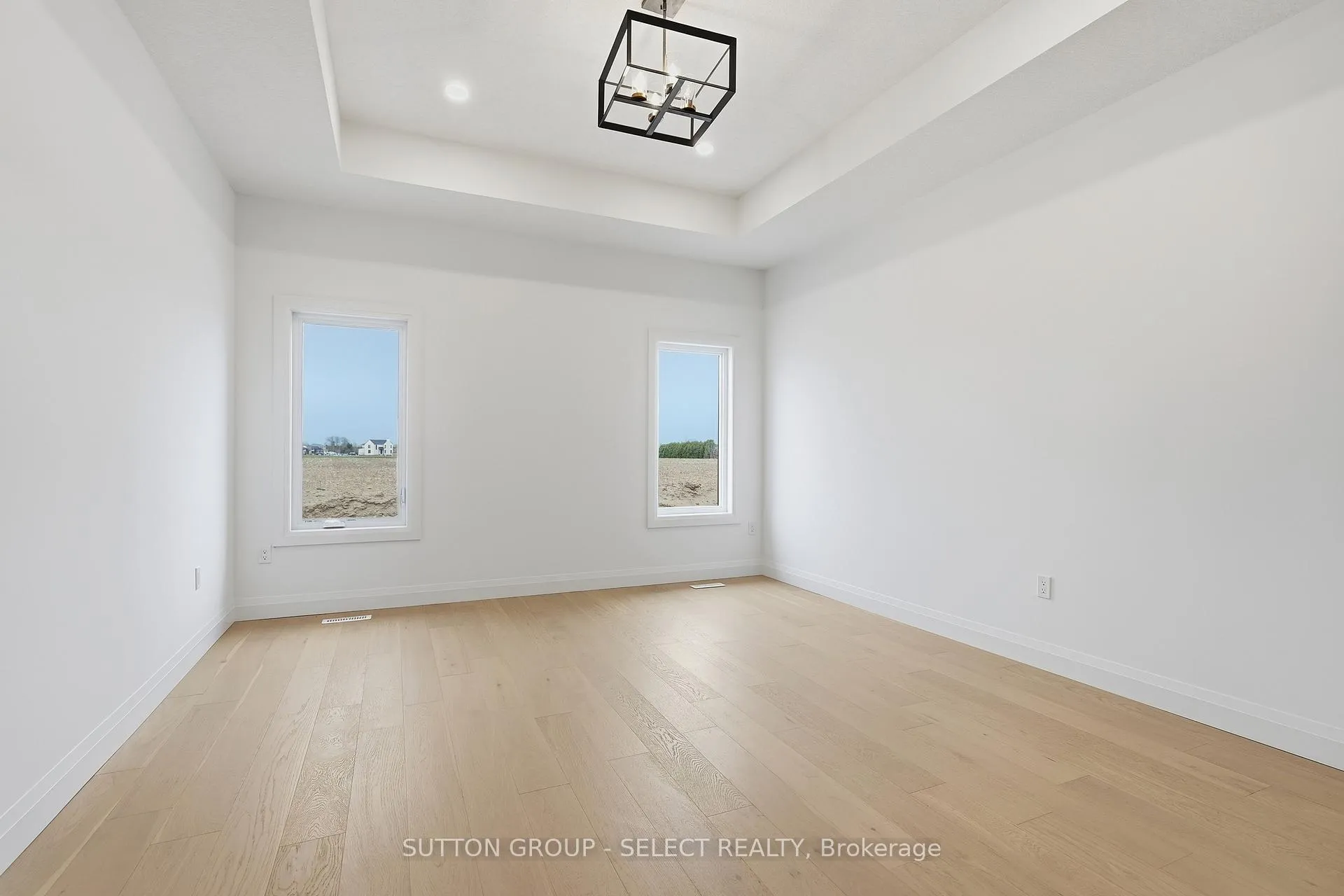 Photo 23 of 45 Hardy Drive, Strathroy-Caradoc, SE — HOMEH