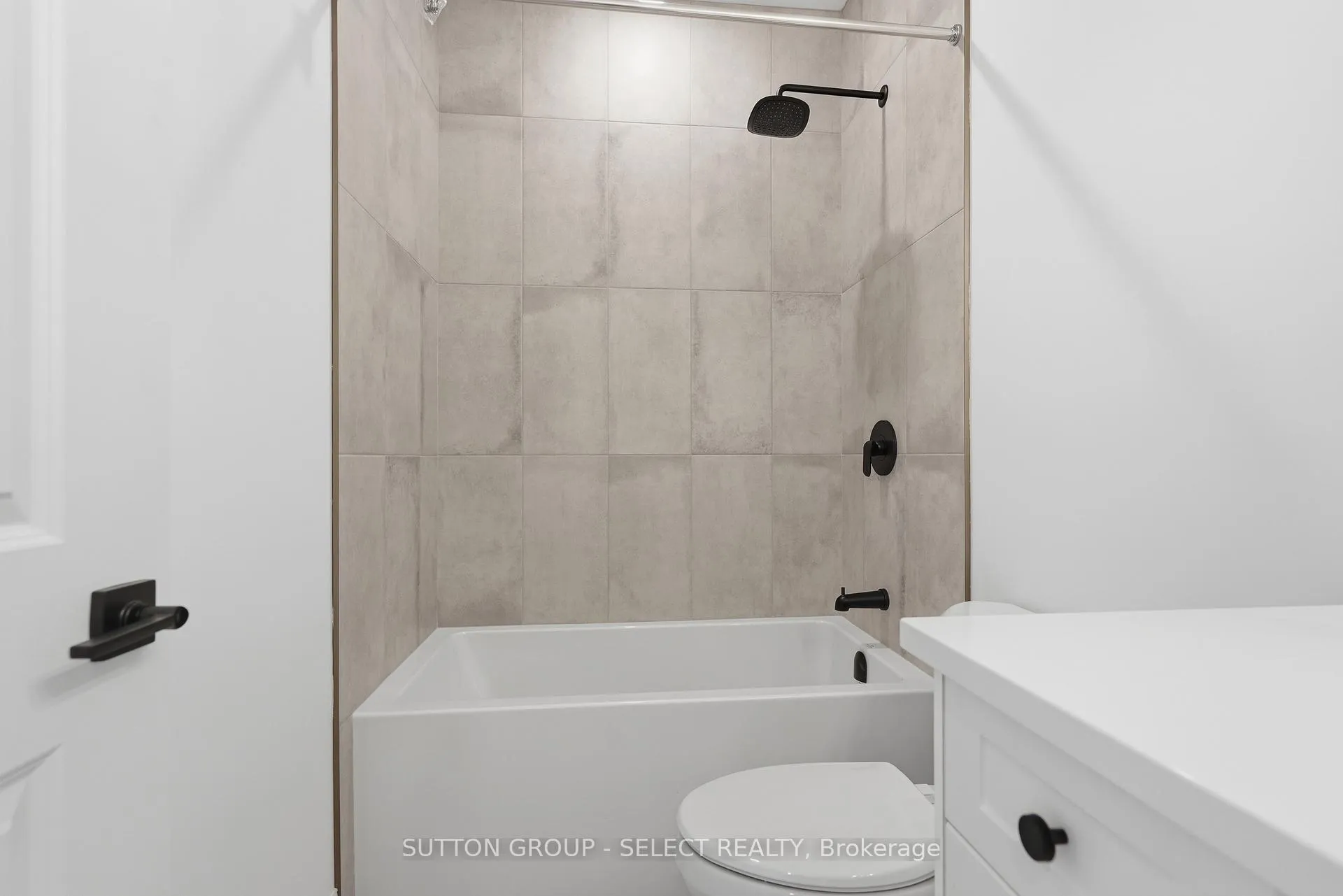 Photo 31 of 45 Hardy Drive, Strathroy-Caradoc, SE — HOMEH