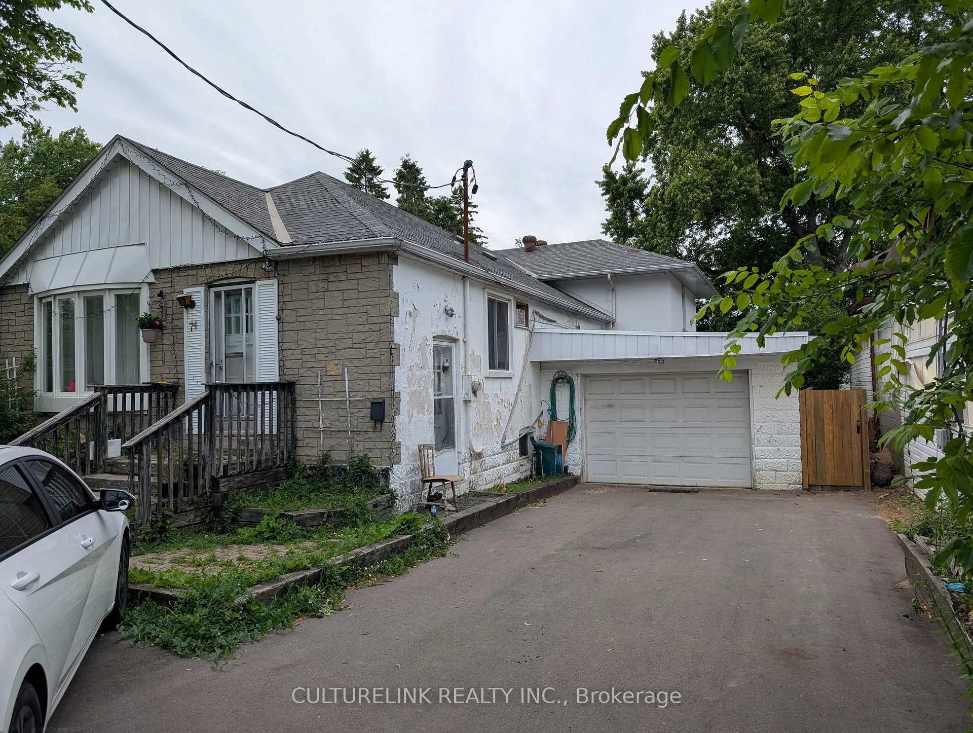 Front of 74 Steeles Avenue E