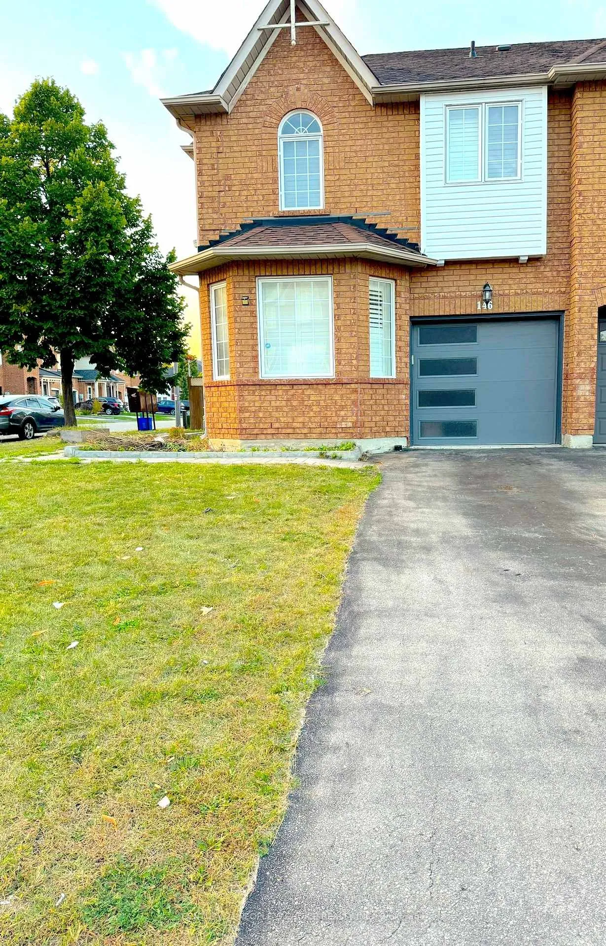 Photo 2 of 146 Stokely Crescent, Whitby, Downtown Whitby — HOMEH