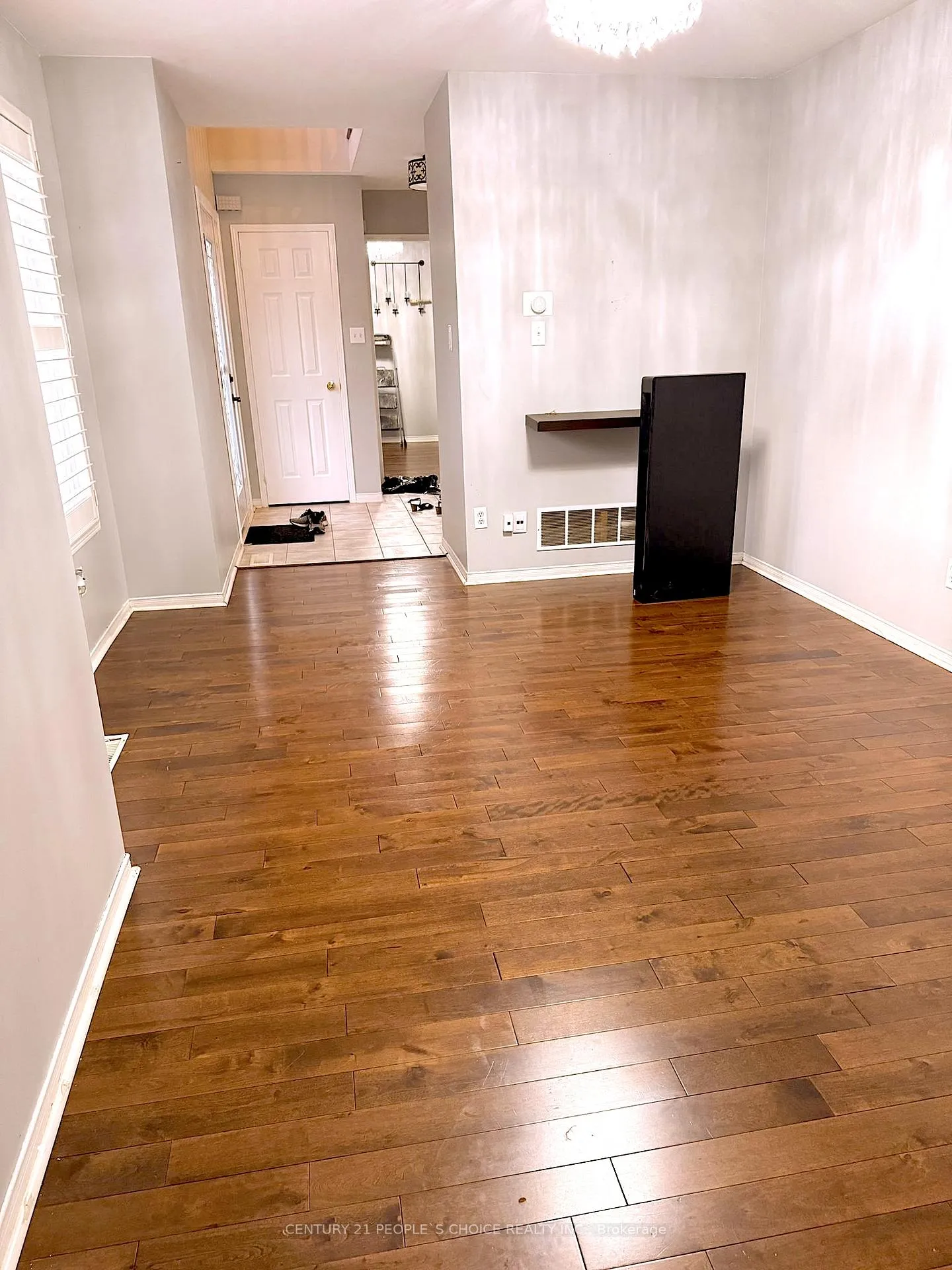 Photo 7 of 146 Stokely Crescent, Whitby, Downtown Whitby — HOMEH