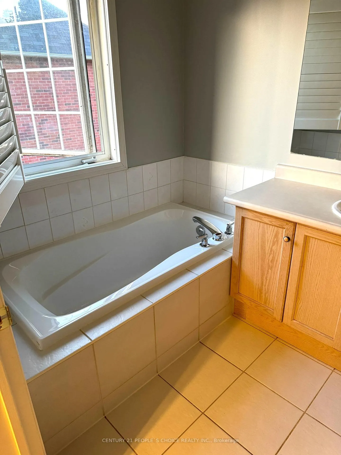 Photo 17 of 146 Stokely Crescent, Whitby, Downtown Whitby — HOMEH