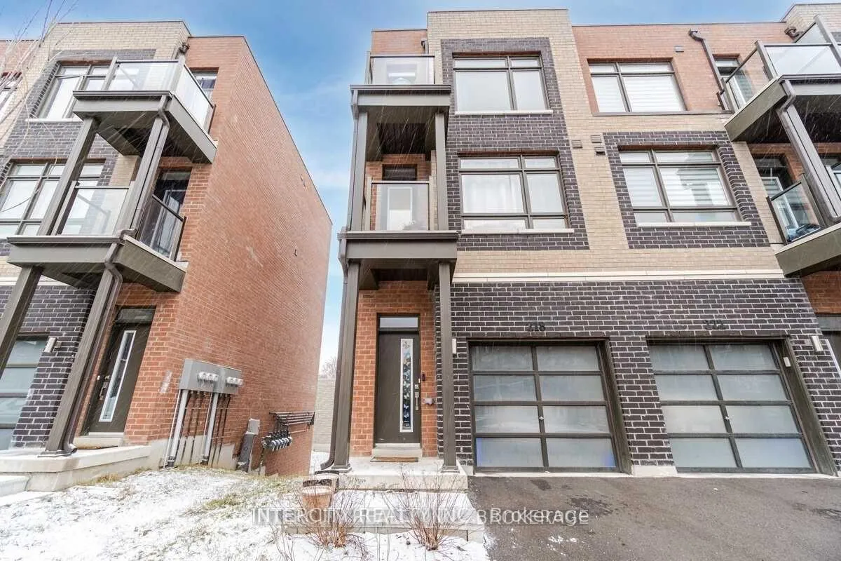 Front of 218 Dalhousie Street
