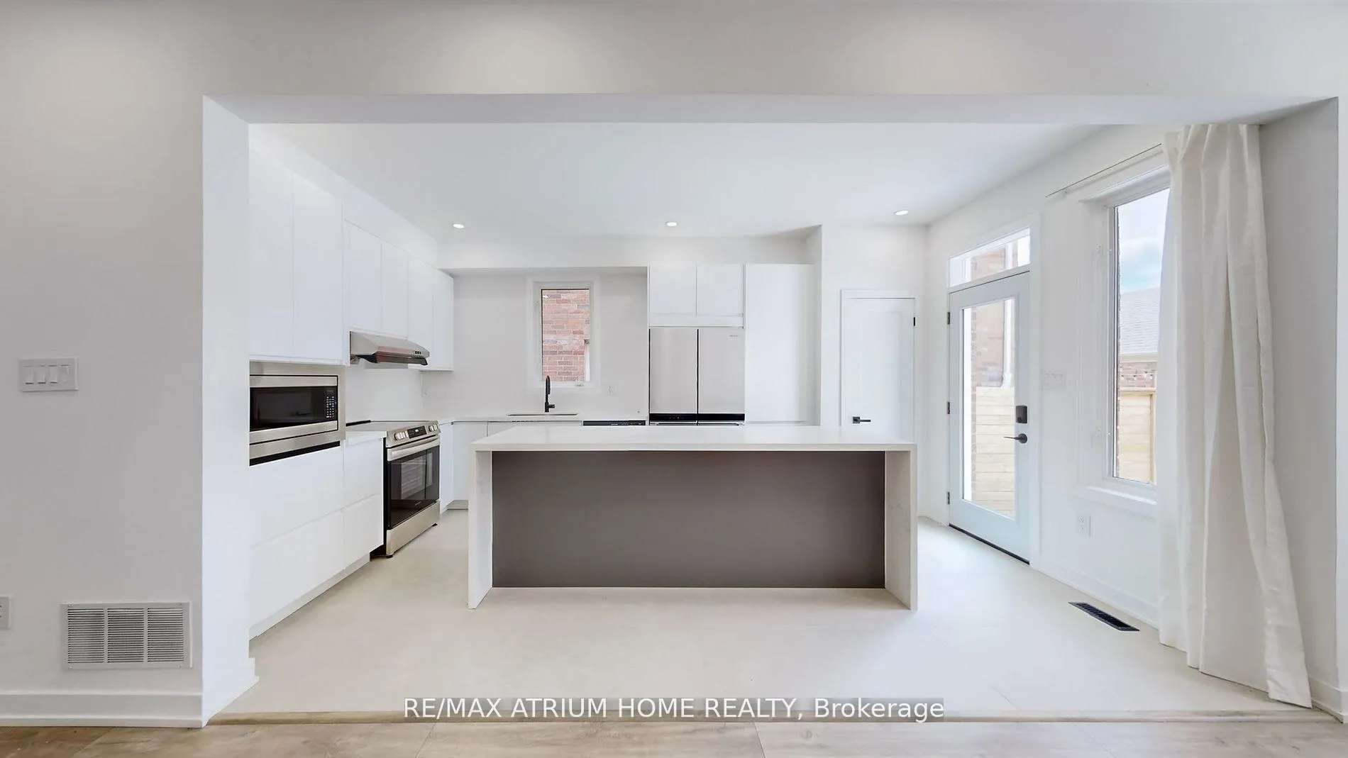Photo 2 of 76 Cardrew Street, Markham, Cornell — HOMEH