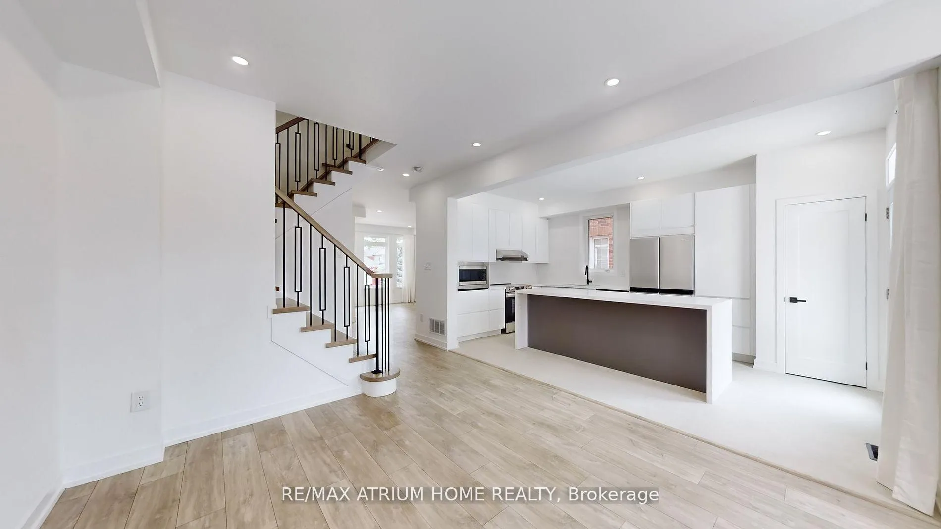 Photo 4 of 76 Cardrew Street, Markham, Cornell — HOMEH
