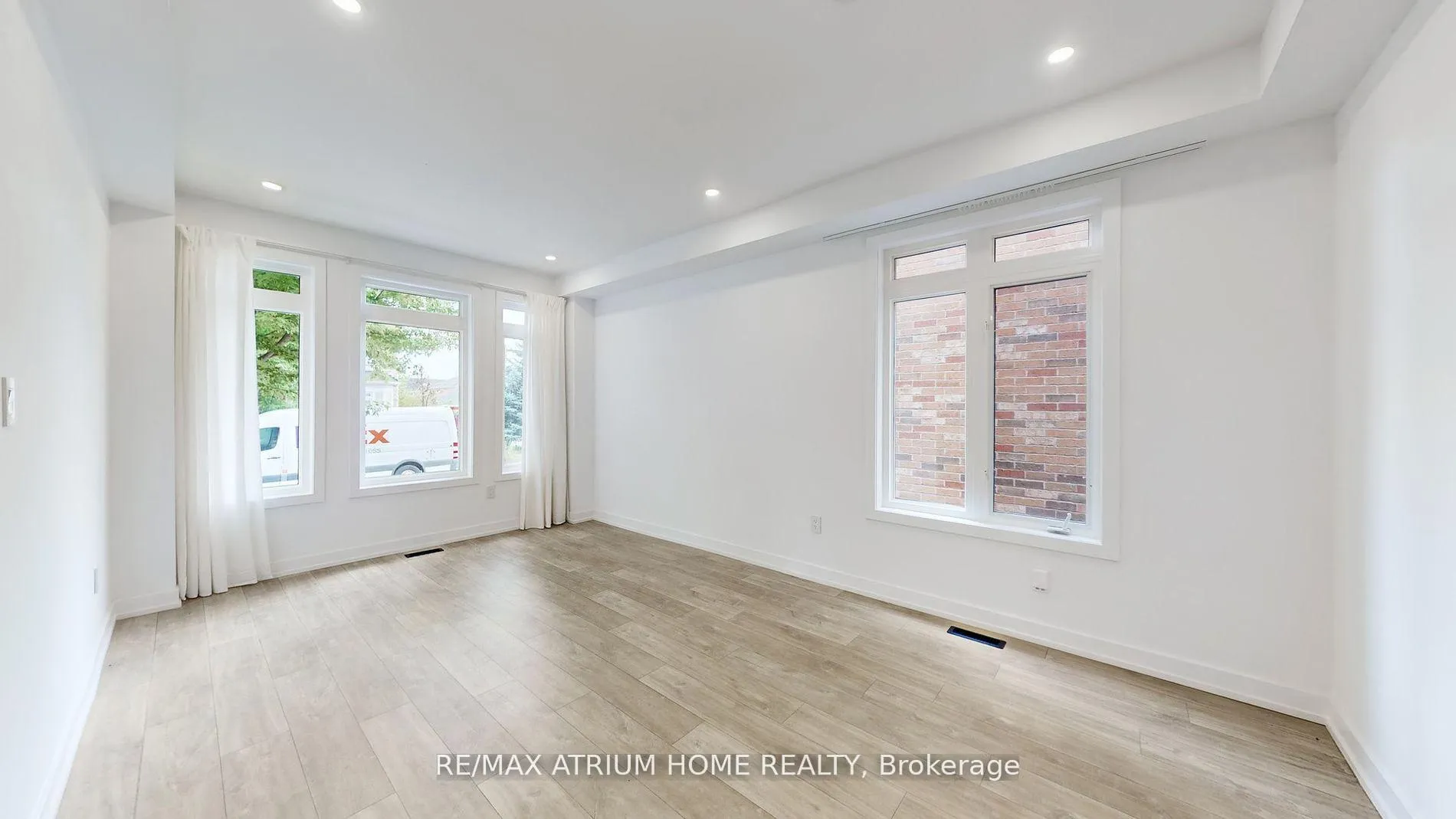 Photo 8 of 76 Cardrew Street, Markham, Cornell — HOMEH