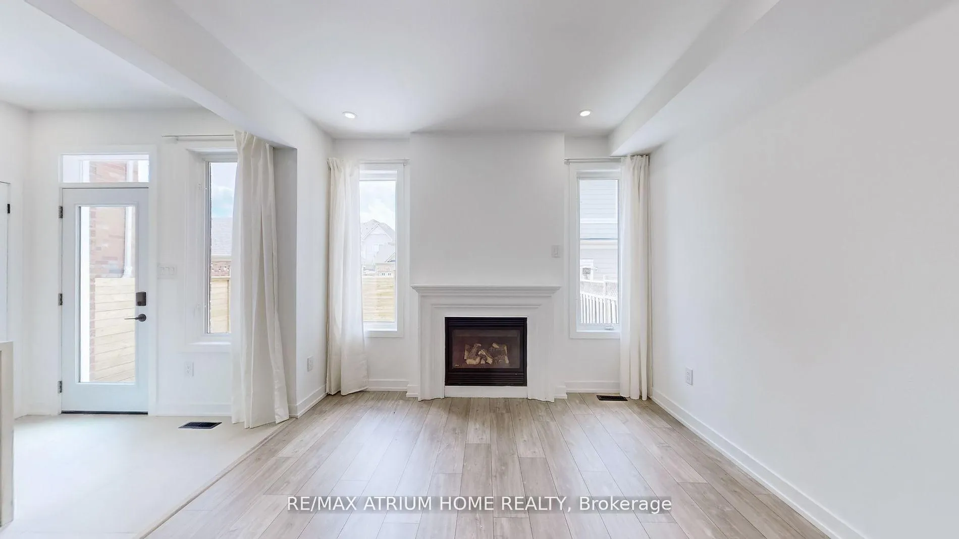 Photo 10 of 76 Cardrew Street, Markham, Cornell — HOMEH