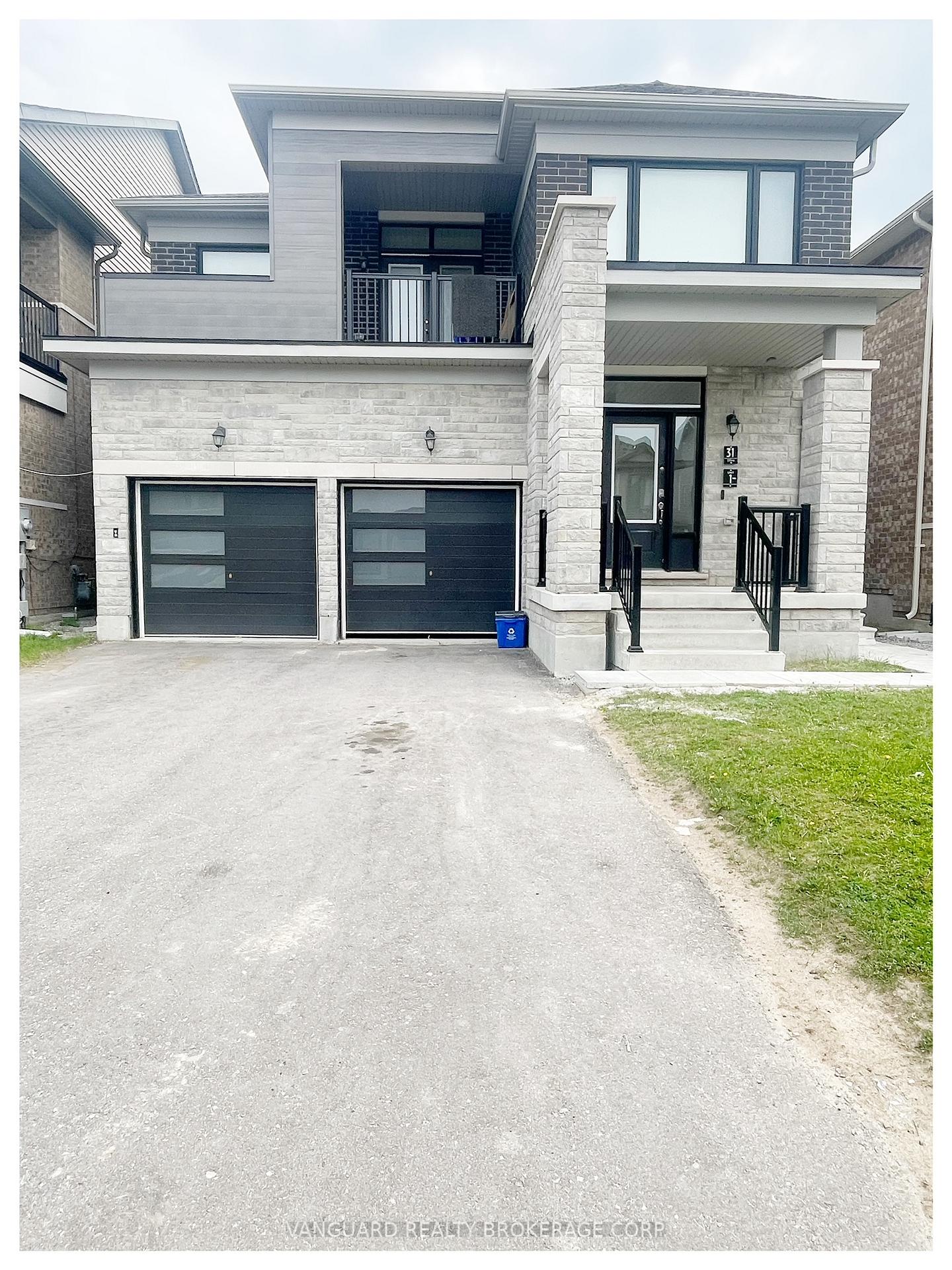 Front of Unit Upper, 31 Bannister Road