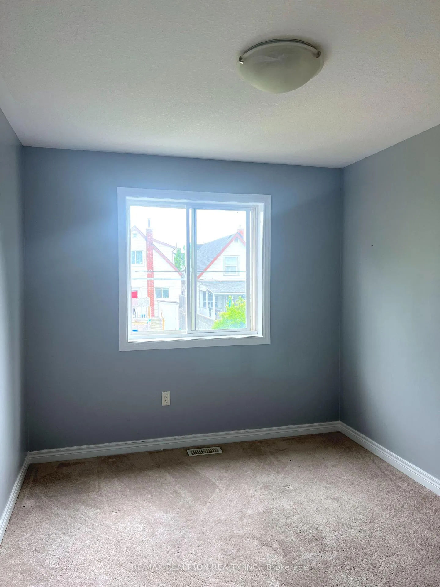 Photo 8 of 62 Vansitmart Avenue, Hamilton, Homeside — HOMEH