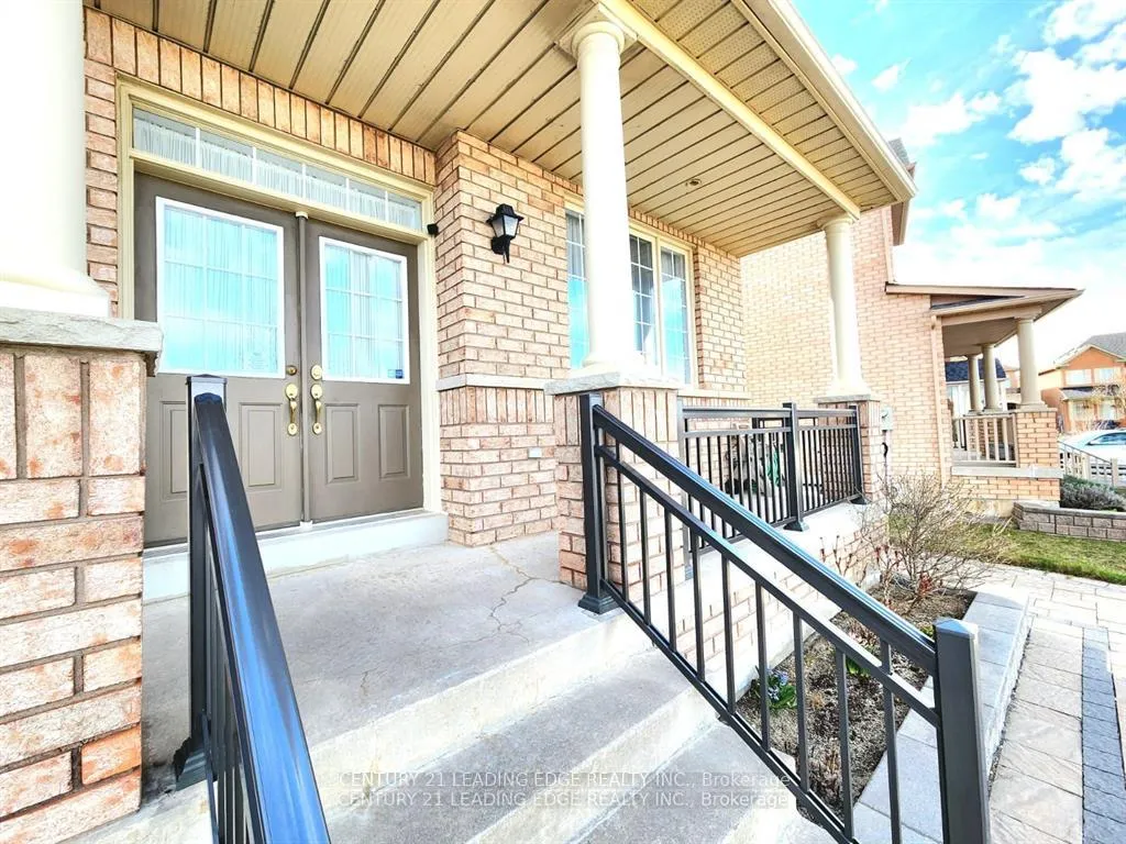 Photo 2 of 48 Starhill Crescent, Markham, Cachet — HOMEH