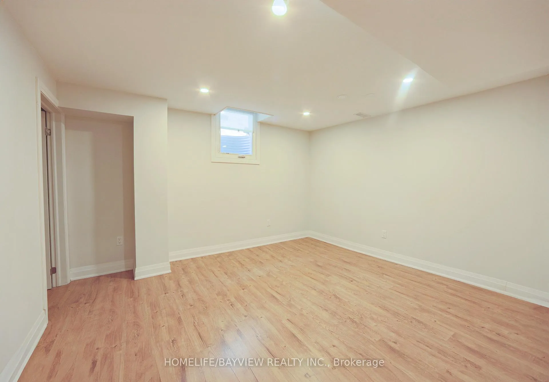 Photo 6 of 15 Chip Court, Richmond Hill, Westbrook — HOMEH