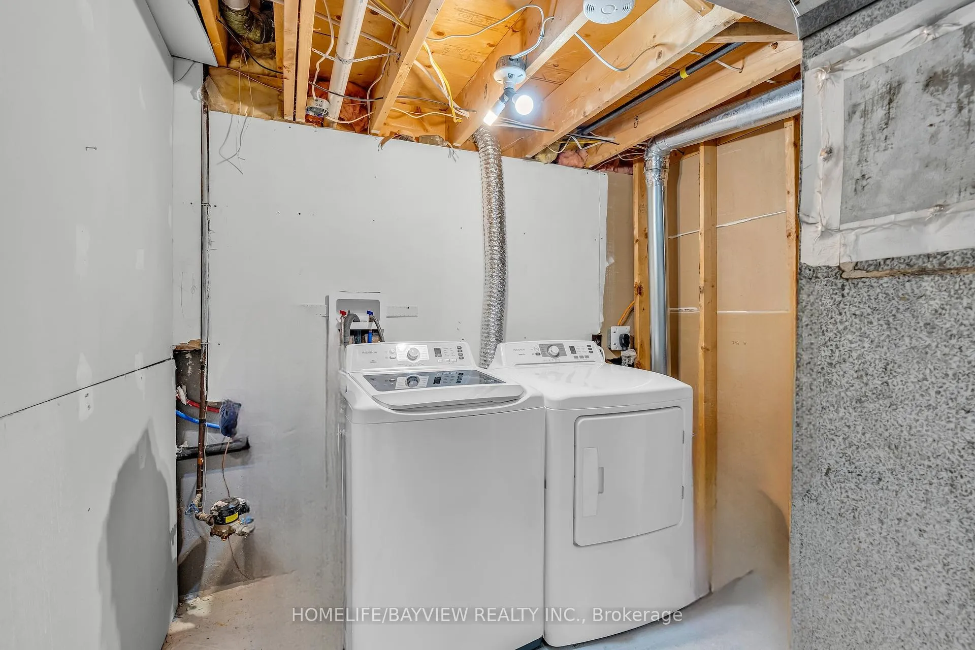 Photo 9 of 15 Chip Court, Richmond Hill, Westbrook — HOMEH