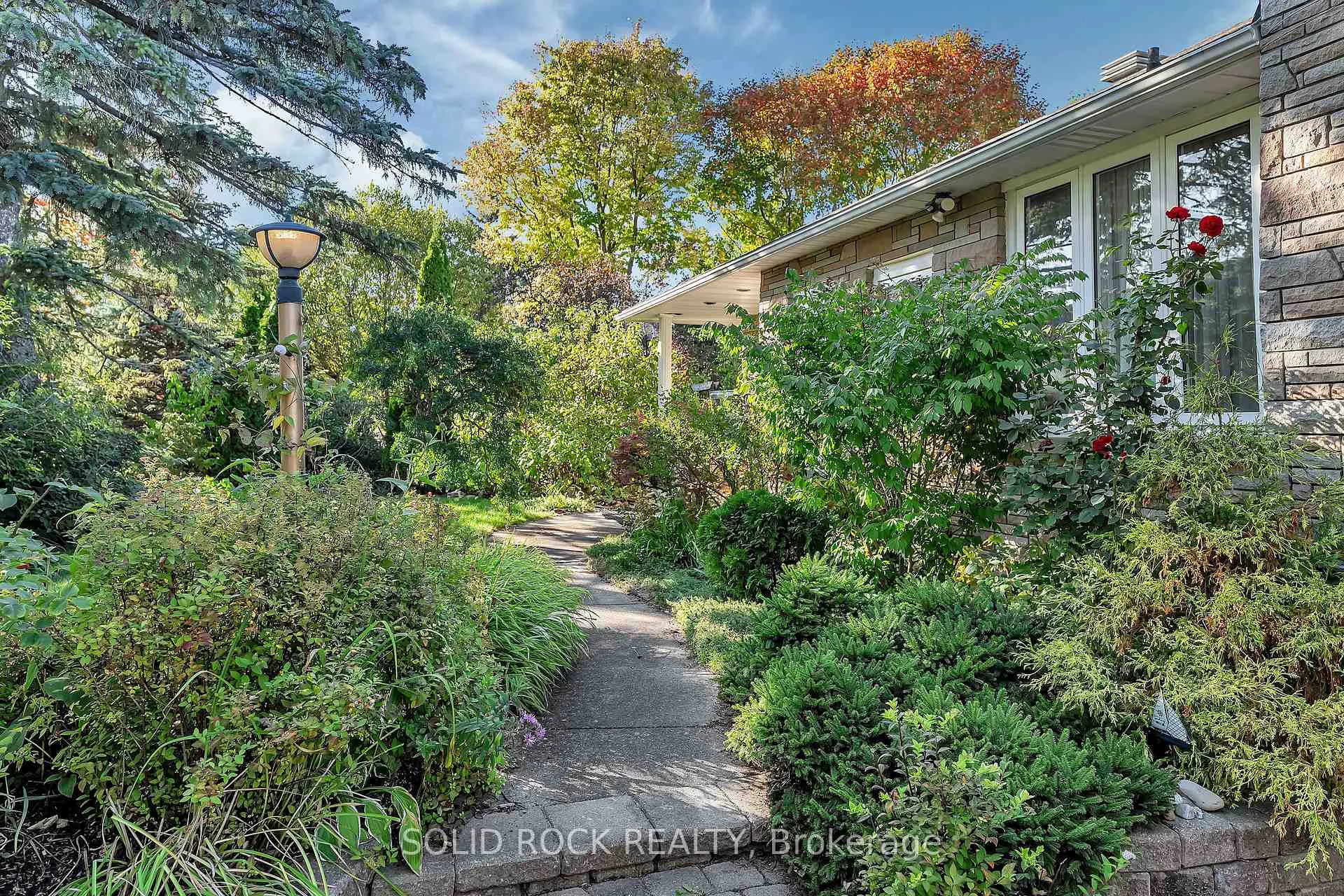 Photo 5 of 471 Tillbury Avenue, Ottawa, Laurentianview — HOMEH