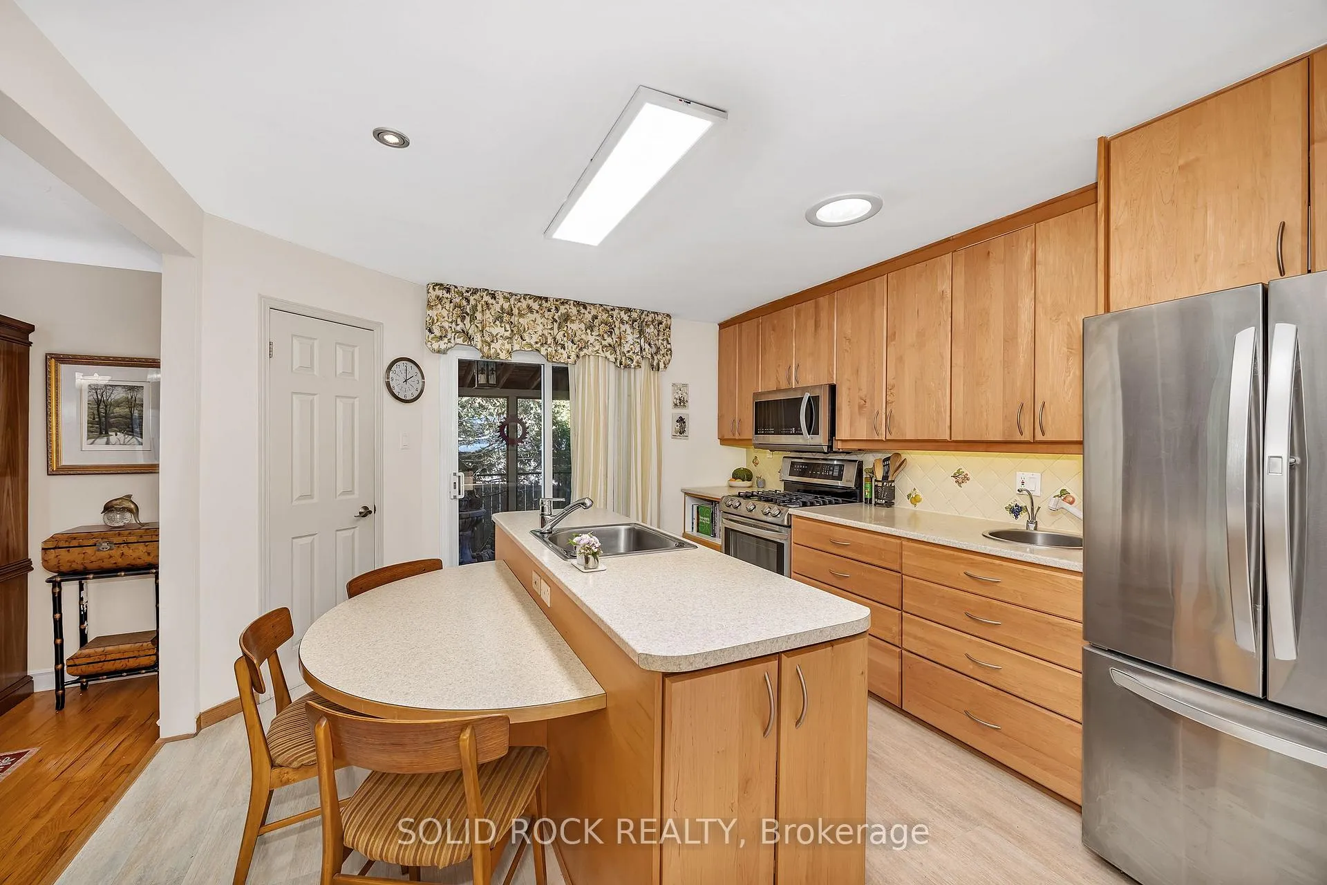 Photo 11 of 471 Tillbury Avenue, Ottawa, Laurentianview — HOMEH