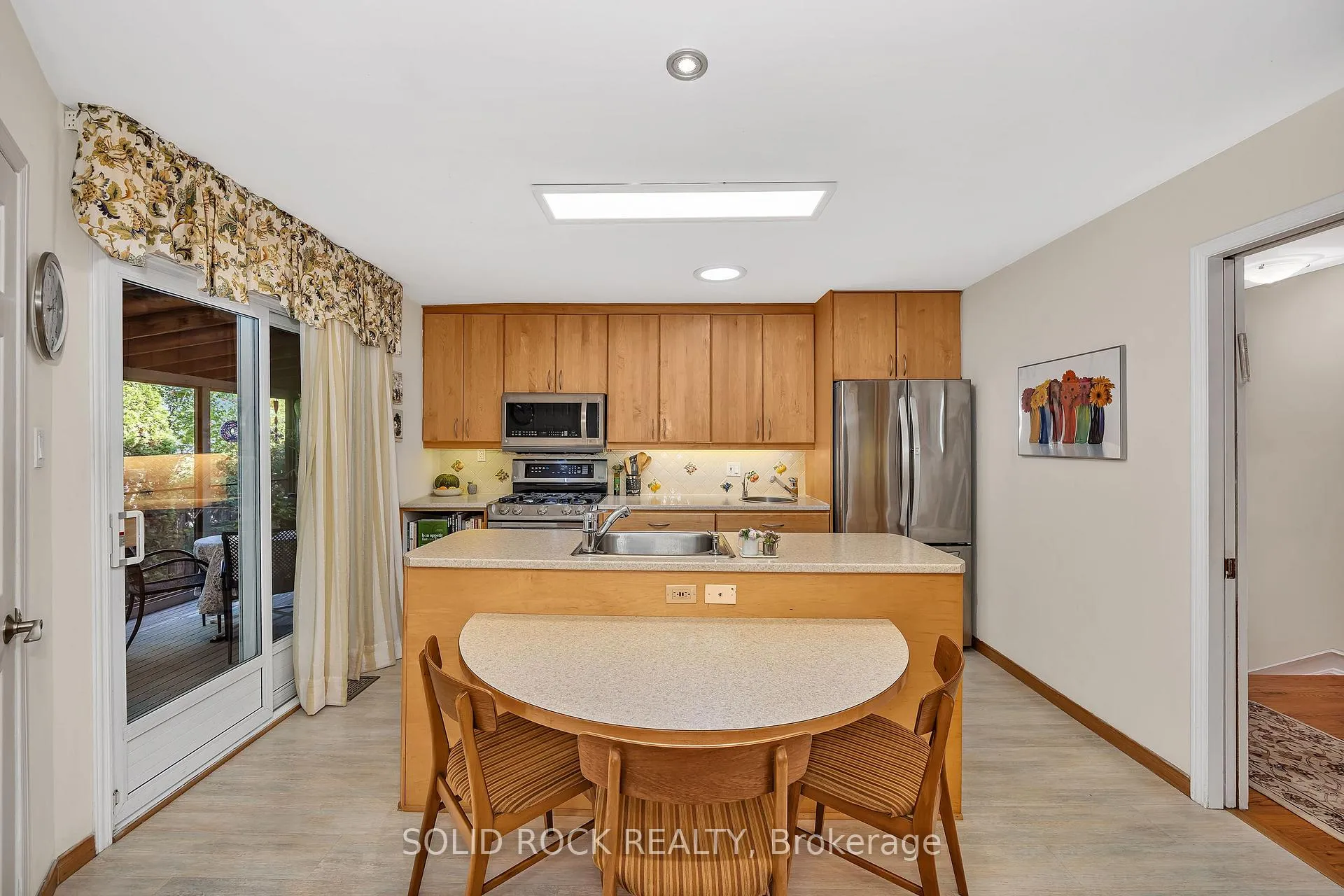 Photo 13 of 471 Tillbury Avenue, Ottawa, Laurentianview — HOMEH