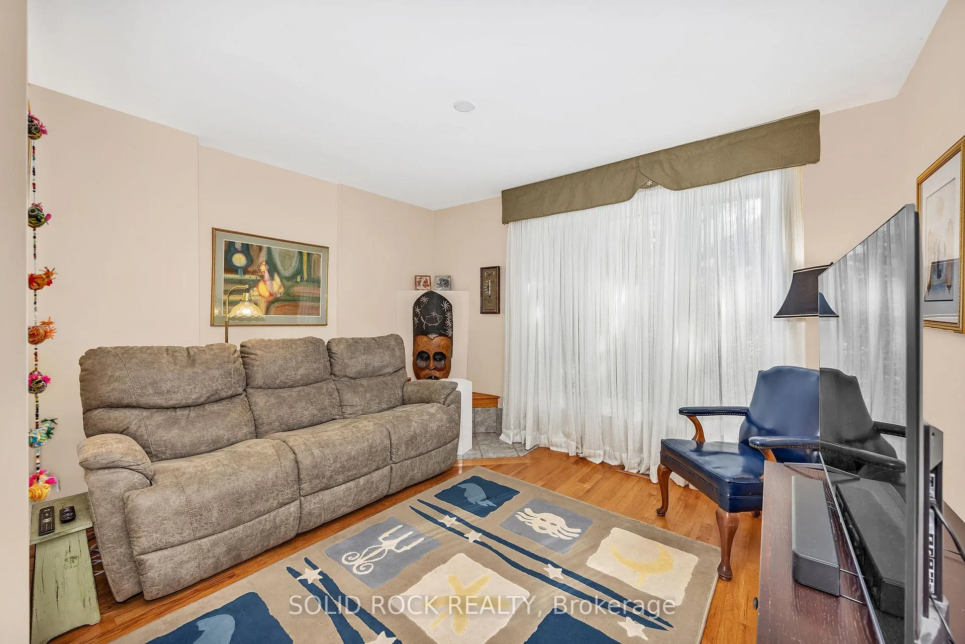 Photo 16 of 471 Tillbury Avenue, Ottawa, Laurentianview — HOMEH