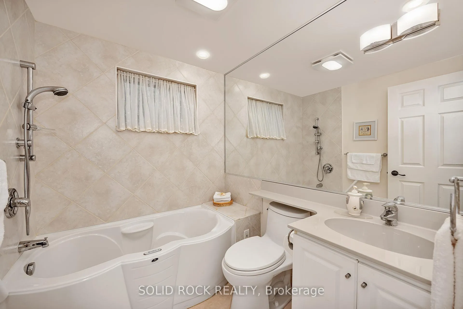 Photo 26 of 471 Tillbury Avenue, Ottawa, Laurentianview — HOMEH