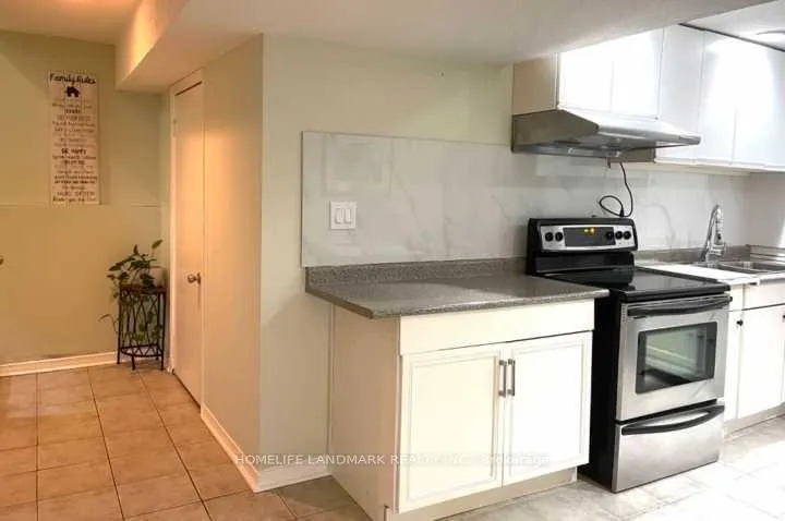 Photo 4 of 51 Coomer Crescent, Ajax, Central — HOMEH