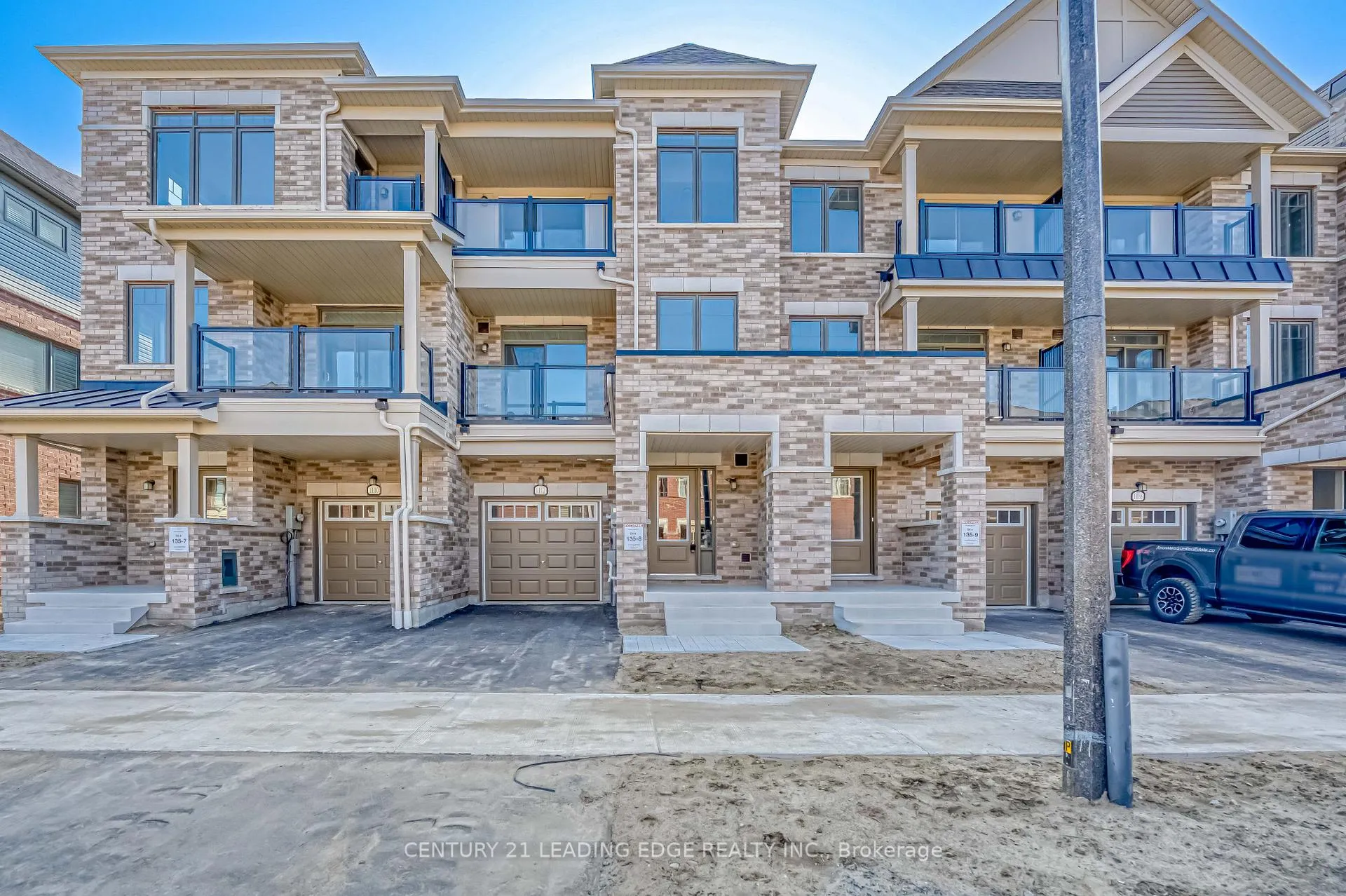 Front of 1112 Lockie dr