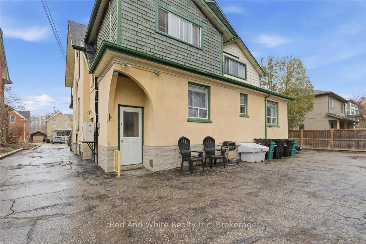 Photo 6 of 31 Bingeman Street, Kitchener, Civic Centre — HOMEH