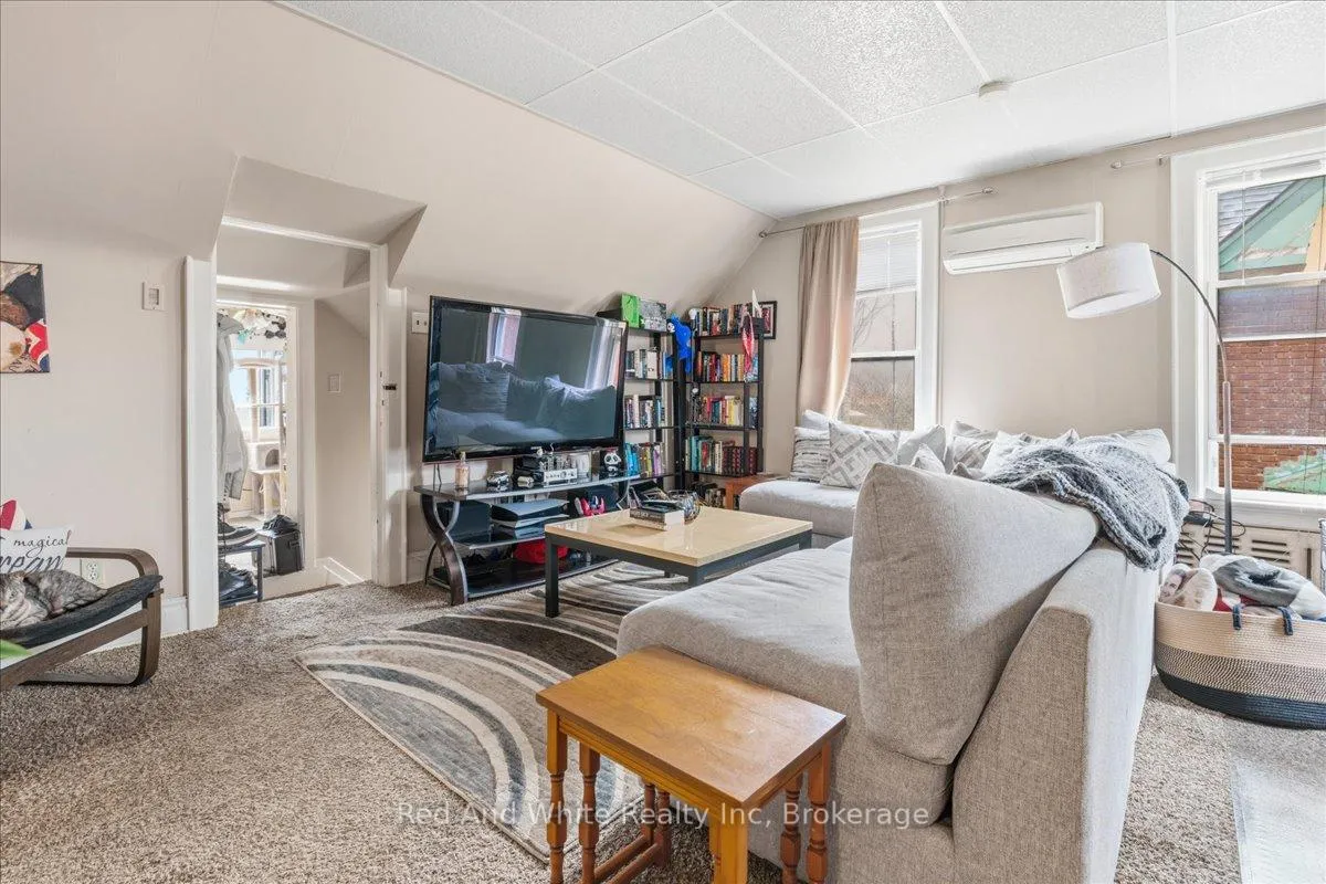 Photo 15 of 31 Bingeman Street, Kitchener, Civic Centre — HOMEH