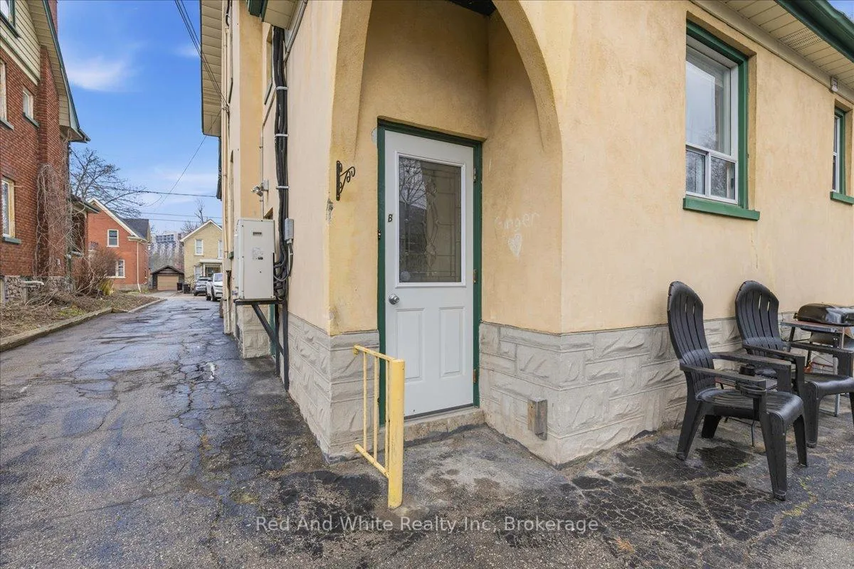 Photo 18 of 31 Bingeman Street, Kitchener, Civic Centre — HOMEH