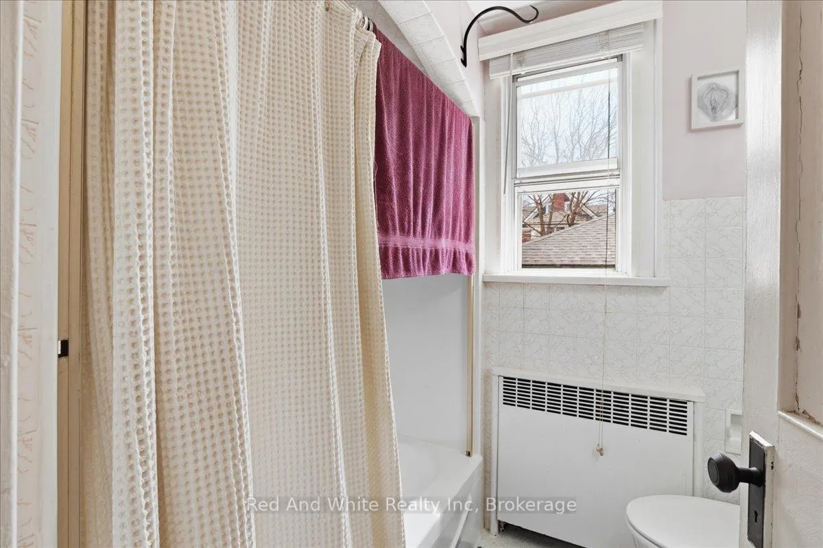 Photo 21 of 31 Bingeman Street, Kitchener, Civic Centre — HOMEH