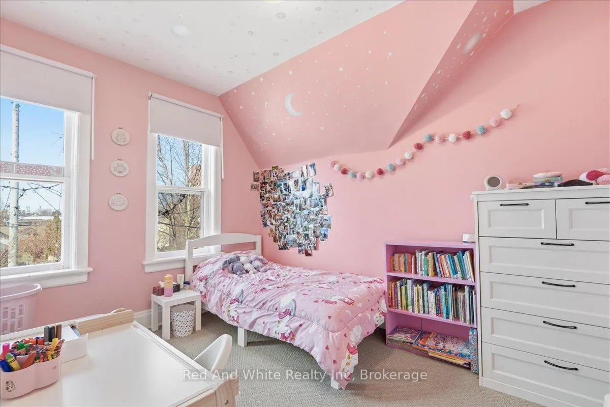 Photo 37 of 31 Bingeman Street, Kitchener, Civic Centre — HOMEH