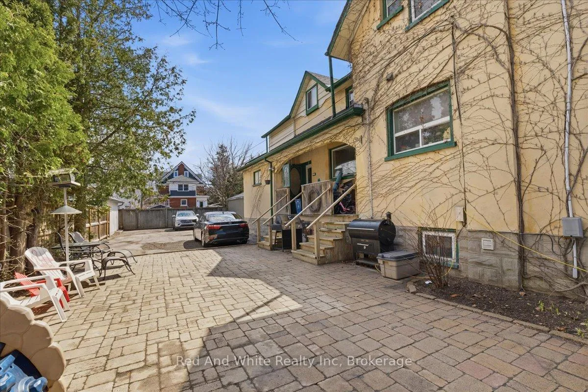 Photo 40 of 31 Bingeman Street, Kitchener, Civic Centre — HOMEH