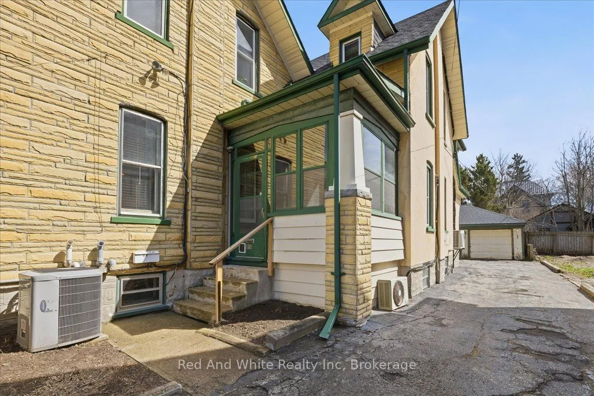 Photo 41 of 31 Bingeman Street, Kitchener, Civic Centre — HOMEH