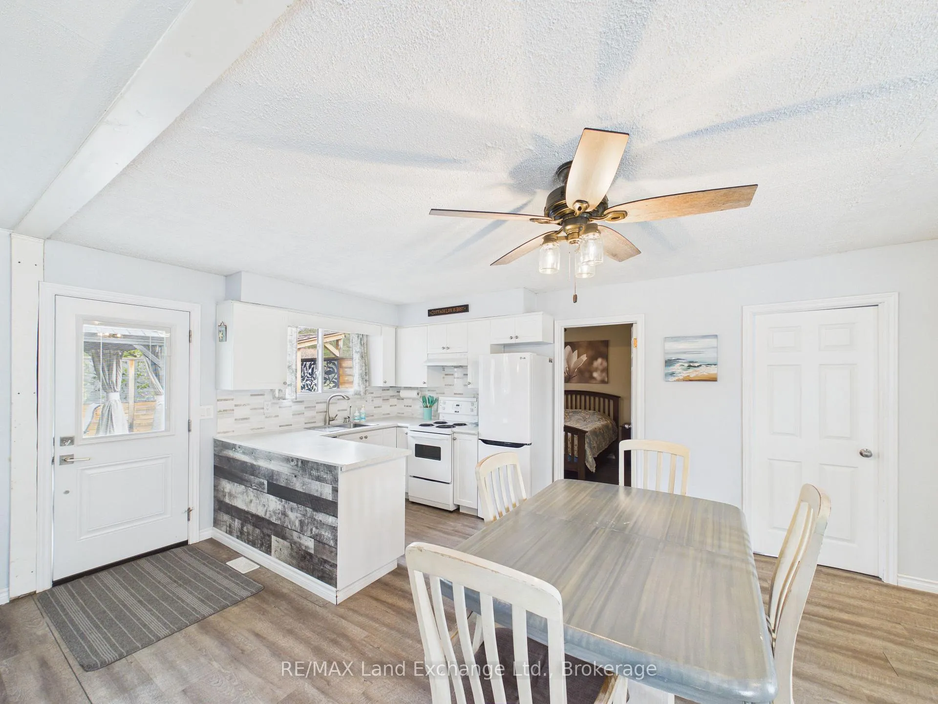 Photo 2 of 507 Abenaki Drive, Huron-Kinloss — HOMEH