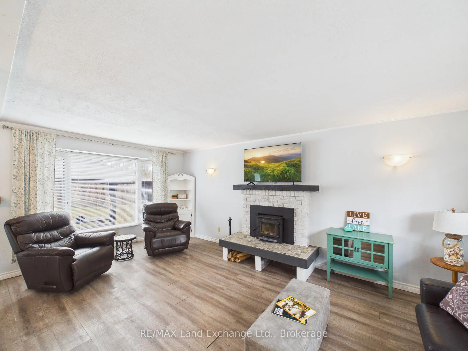 Photo 3 of 507 Abenaki Drive, Huron-Kinloss — HOMEH